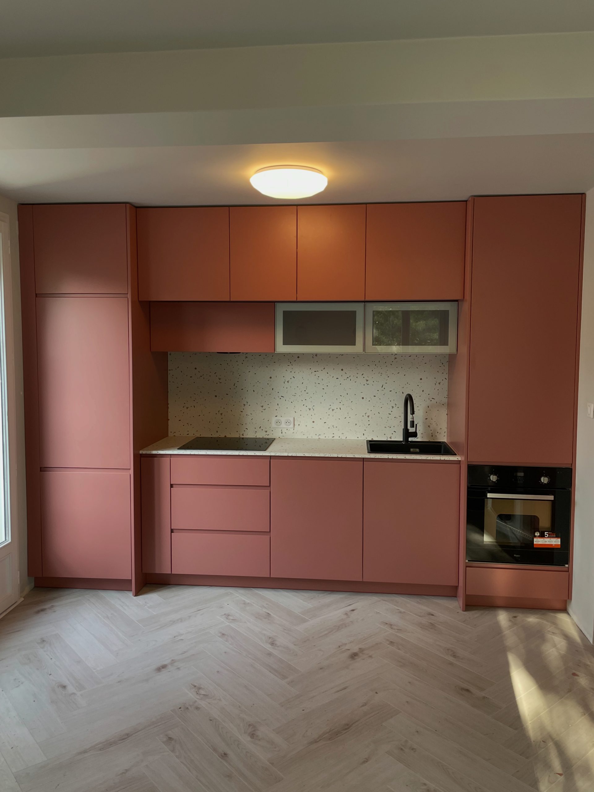 586B08A5-AFAD-4FBA-A8BE-36541FF4DC46